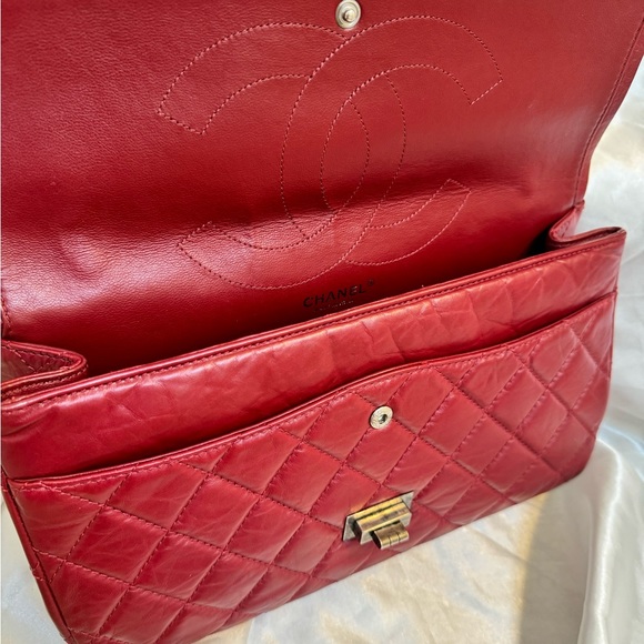 Chanel 2.55 Reissue Quilted Classic Double Flap Bag (Size 227) - Picture 9 of 16
